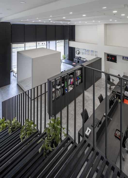 Ramand Mixed-Use building / White Cube Atelier - Interior Photography, Shelving, Glass