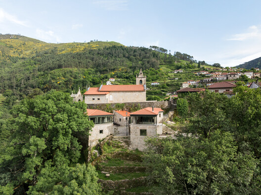 The Sister Houses / oitoo - Image 7 of 43