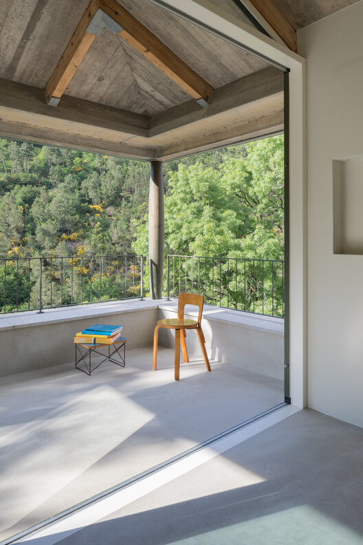 The Sister Houses / oitoo - Interior Photography, Glass, Beam