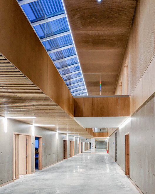 Voltaire College / NM2A - Interior Photography, Wood