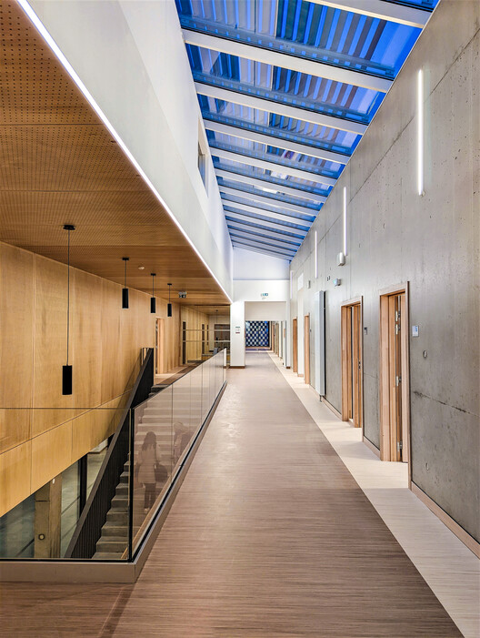 Voltaire College / NM2A - Image 15 of 26