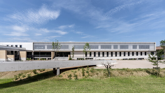 Voltaire College / NM2A - Image 6 of 26