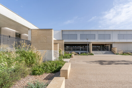 Voltaire College / NM2A - Image 12 of 26