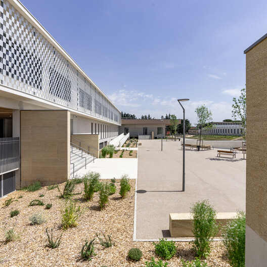 Voltaire College / NM2A - Image 10 of 26