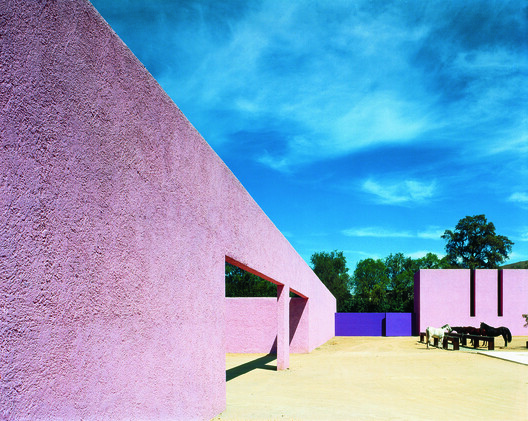 The Centauric Heritage: Equine Scale and Mexican Monumental Architecture