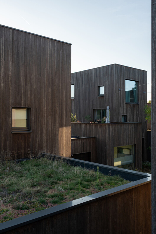 How to Design with the Rain: Architectural Strategies for Rainwater Collection across Climates How to Design with the Rain: Architectural Strategies for Rainwater Collection across Climates - Image 28 of 69