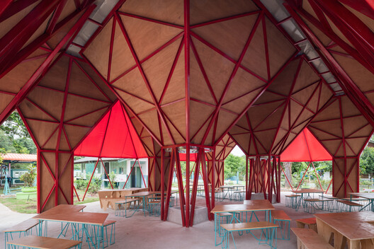 How to Design with the Rain: Architectural Strategies for Rainwater Collection across Climates How to Design with the Rain: Architectural Strategies for Rainwater Collection across Climates - Image 10 of 69