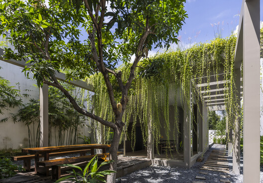 How to Design with the Rain: Architectural Strategies for Rainwater Collection across Climates How to Design with the Rain: Architectural Strategies for Rainwater Collection across Climates - Image 46 of 69