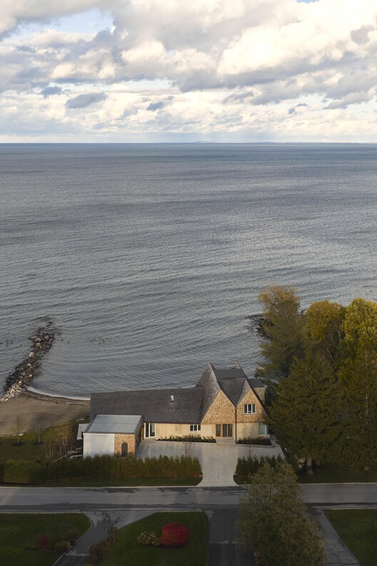 Georgian Bay Beach House / &Pierre Georgian Bay Beach House / &Pierre - Exterior Photography, Coast