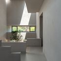 Stepped Well House  / A Threshold - Interior Photography, Houses, Stairs