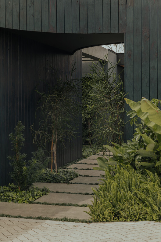 Sunset Shelter  / Bon Studio - Exterior Photography, Garden