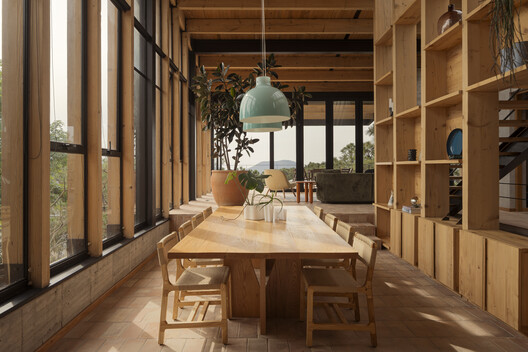 Casa Valle / DAFdf arquitectura Y urbanismo Casa Valle / DAFdf arquitectura Y urbanismo - Fotografía interior, Comedor, Madera, Mesas, Sillas