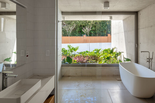 Casa JG / Obra Arquitetos - Imagem 16 de 33