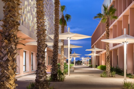 Hospital of the Smart Health Care City / Michel Rémon & Associés Hospital of the Smart Health Care City / Michel Rémon & Associés - Image 13 of 18