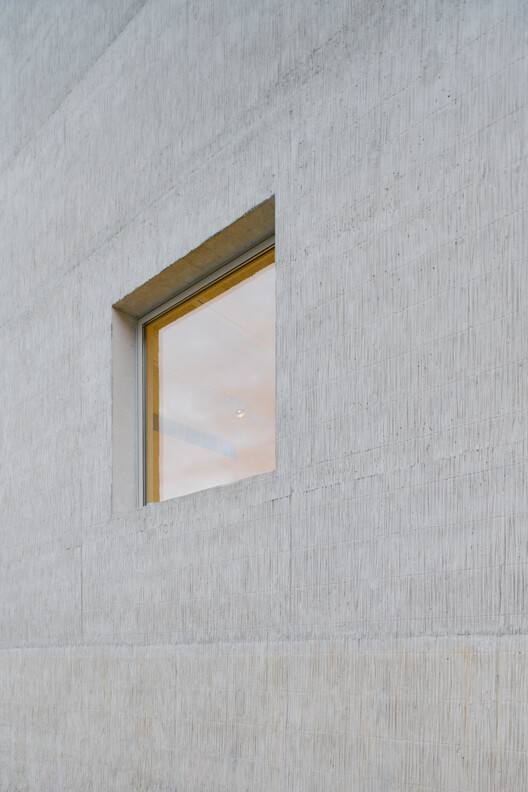The Aubusson Tapestry Museum Extension / Projectiles - Interior Photography, Concrete