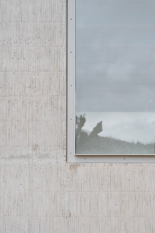 The Aubusson Tapestry Museum Extension / Projectiles - Interior Photography, Concrete