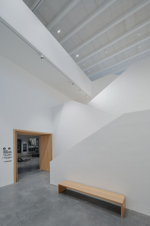 The Aubusson Tapestry Museum Extension / Projectiles - Interior Photography, Wood