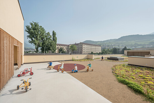 Kindergarten and Nursery Rosslauf / feld72 - Exterior Photography, Concrete