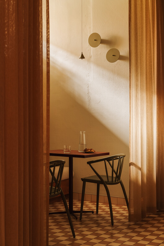 Dala Restaurant / Znamy się - Interior Photography, Wood, Lighting