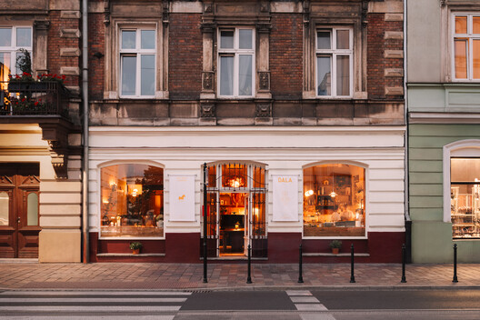 Dala Restaurant / Znamy się - Exterior Photography, Door