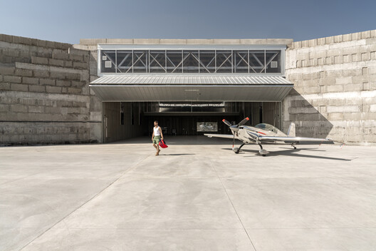 Aerotim Hangar / +kouple - Exterior Photography, Concrete