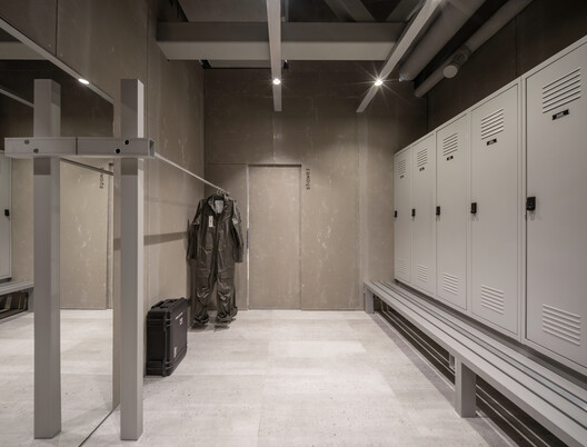 Aerotim Hangar / +kouple - Interior Photography, Closet