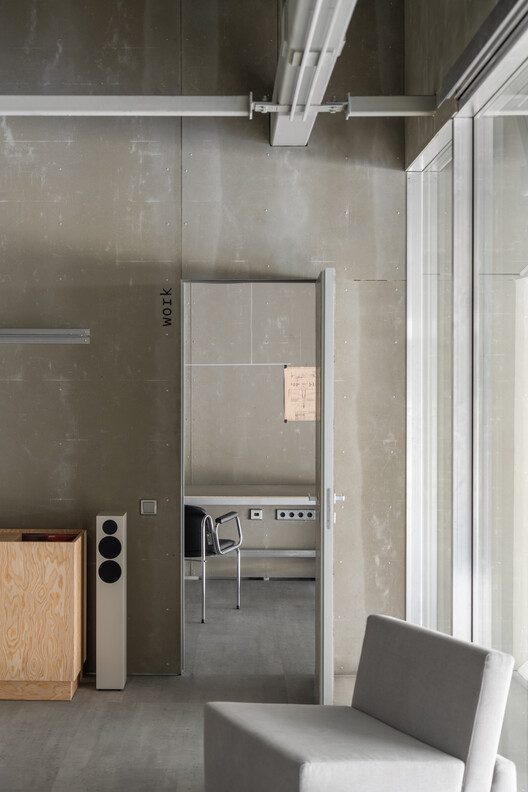 Aerotim Hangar / +kouple - Interior Photography, Wood, Chair