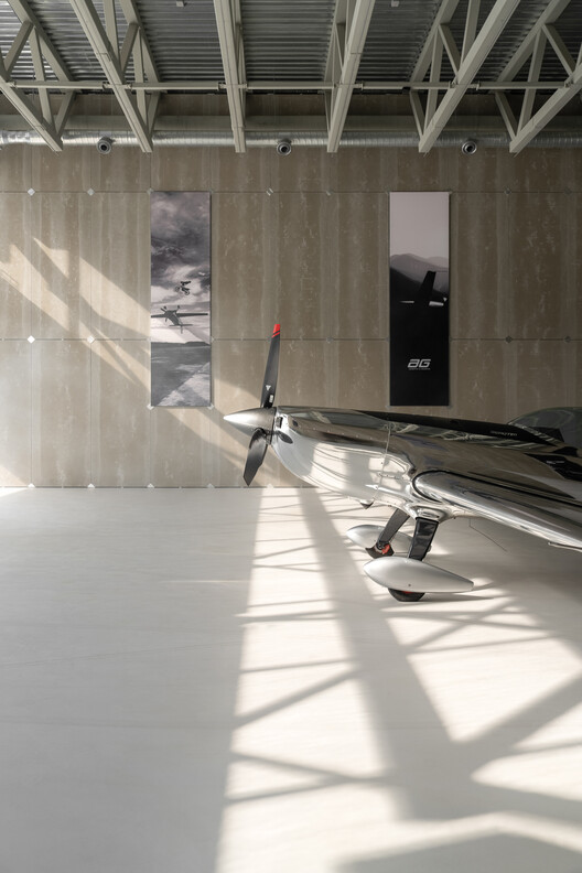 Aerotim Hangar / +kouple - Interior Photography