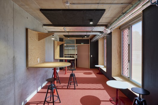 De Nova Secondary School  / KPW architecten - Interior Photography, Lighting, Chair