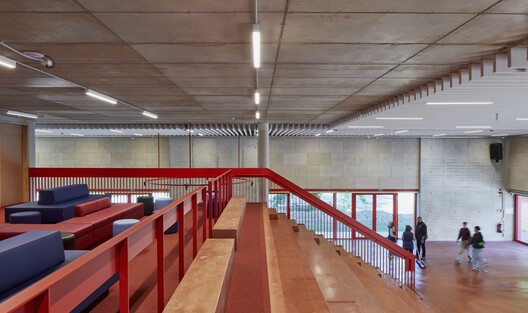 De Nova Secondary School  / KPW architecten - Interior Photography, Stairs, Wood, Beam