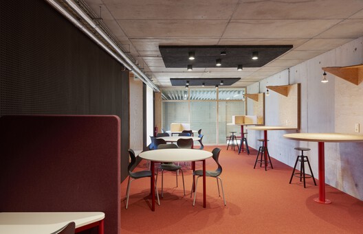 De Nova Secondary School  / KPW architecten - Interior Photography, Dining room, Chair, Lighting, Table