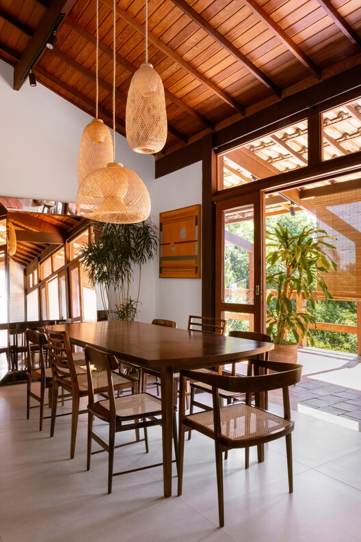 Casa Tupis / LB Interiores - Fotografia de Interiores, Sala de Jantar, Madeira, Mesa, Cadeira