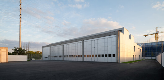 Yuanfeng Road Fire Station / genarchitects - Exterior Photography