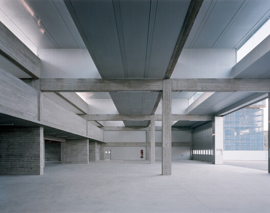 Yuanfeng Road Fire Station / genarchitects - Image 5 of 39