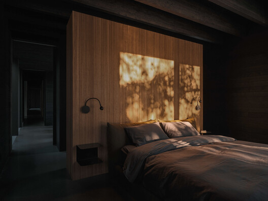 Maison Aubé / YH2 Architecture Maison Aubé / YH2 Architecture - Interior Photography, Bedroom, Wood, Lighting, Bed