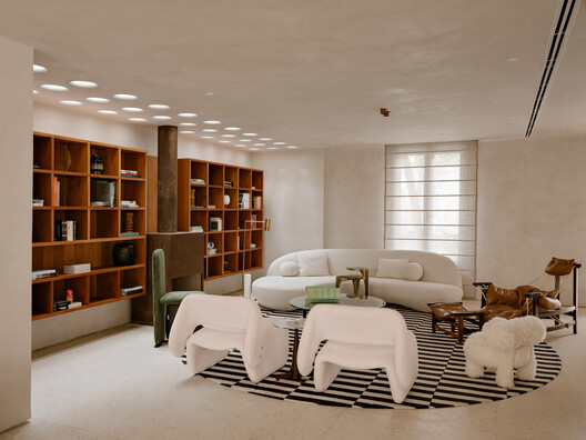 Ortiz House / Meireles + Pavan Arquitetura - Interior Photography, Living Room, Sofa, Lighting, Table, Chair