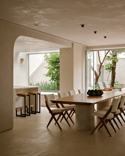 Ortiz House / Meireles + Pavan Arquitetura - Interior Photography, Dining room, Wood, Table, Chair