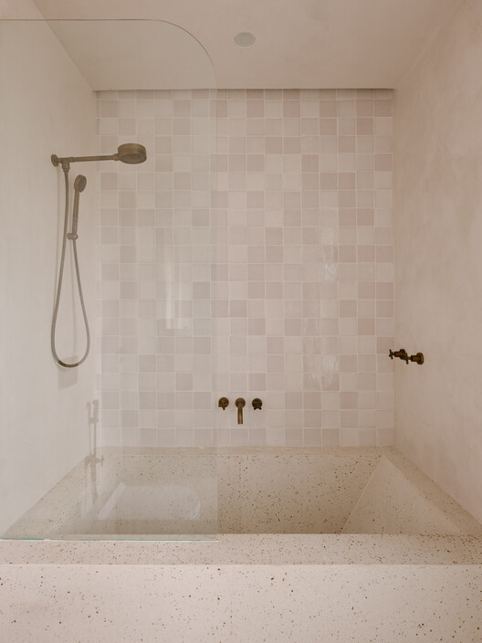 Ortiz House / Meireles + Pavan Arquitetura - Interior Photography, Bathroom, Bathtub, Shower