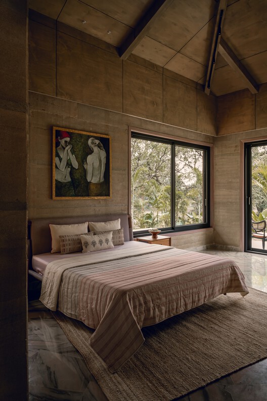 Fragrance of Earth House / Neelesh Chopda Architecture LLP Fragrance of Earth House / Neelesh Chopda Architecture LLP - Interior Photography, Bedroom, Wood, Bed, Lighting