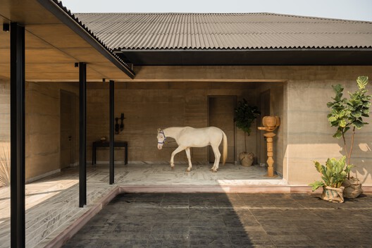 Fragrance of Earth House / Neelesh Chopda Architecture LLP Fragrance of Earth House / Neelesh Chopda Architecture LLP - Image 9 of 19