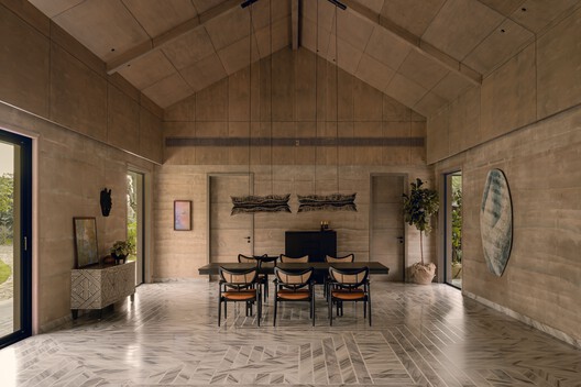 Fragrance of Earth House / Neelesh Chopda Architecture LLP Fragrance of Earth House / Neelesh Chopda Architecture LLP - Image 3 of 19