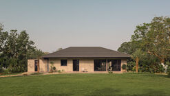Fragrance of Earth House / Neelesh Chopda Architecture LLP