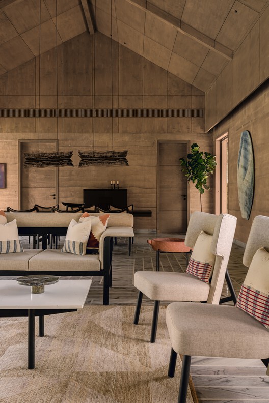 Fragrance of Earth House / Neelesh Chopda Architecture LLP Fragrance of Earth House / Neelesh Chopda Architecture LLP - Interior Photography, Living Room, Wood, Table, Chair