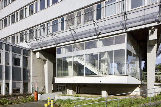 Lacaton & Vassal and Emmanuelle Delage to Transform Administrative Center into Mixed-Use Housing and Offices in Vannes, France Lacaton & Vassal and Emmanuelle Delage to Transform Administrative Center into Mixed-Use Housing and Offices in Vannes, France - Image 4 of 21