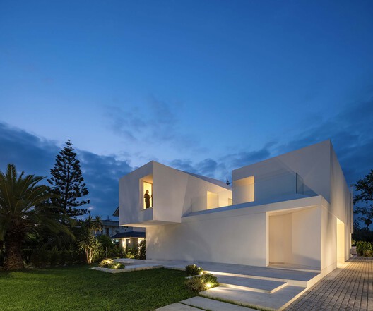 Villa 1028 / Kanisavaran Office - Exterior Photography, Door, Balcony