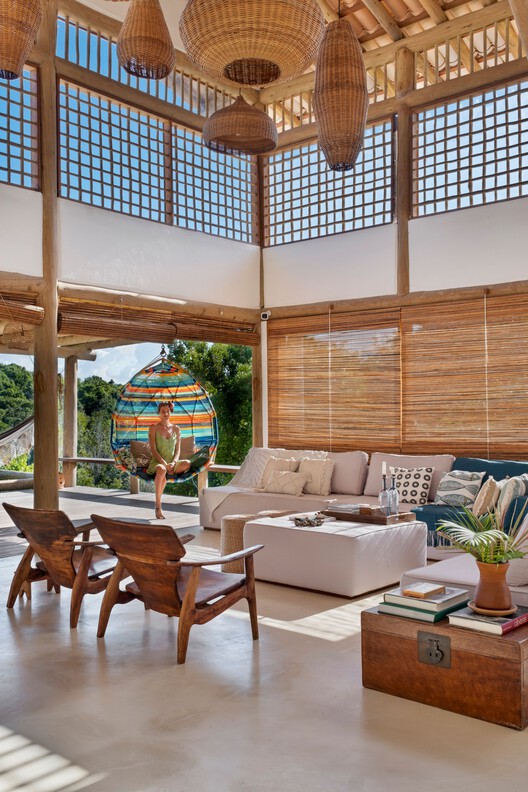 Casa Odara / W.A.M.V Arquitetura Casa Odara / W.A.M.V Arquitetura - Fotografia de Interiores, Sala de Estar, Madeira, Cadeira, Viga