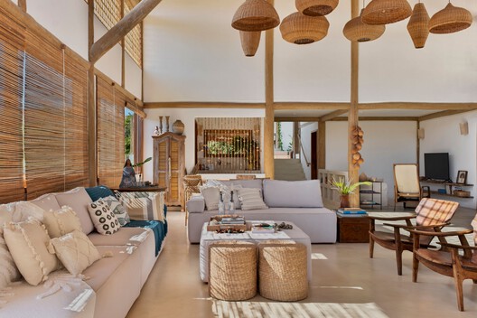Casa Odara / W.A.M.V Arquitetura Casa Odara / W.A.M.V Arquitetura - Fotografia de Interiores, Sala de Estar, Madeira, Cadeira, Viga