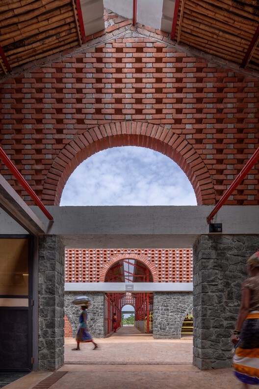 Gaughar Animal Husbandry / Compartment S4 - Interior Photography, Brick, Arcade