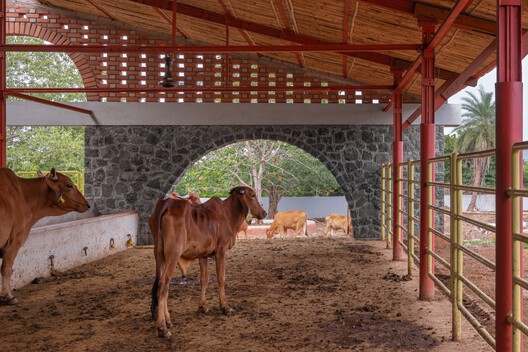 Gaughar Animal Husbandry / Compartment S4 - Interior Photography