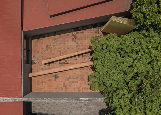 El Eco de un Pasillo / Mendiola Arregui El Eco de un Pasillo / Mendiola Arregui - Imagen 3 de 22